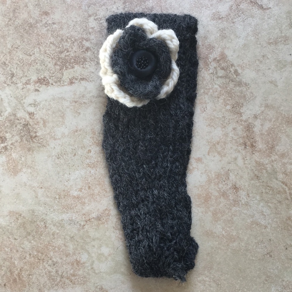 Knitted headband.